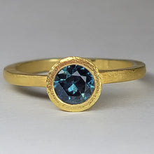 Load image into Gallery viewer, Deep Blue Montana Sapphire 18K Gold Bezel Ring